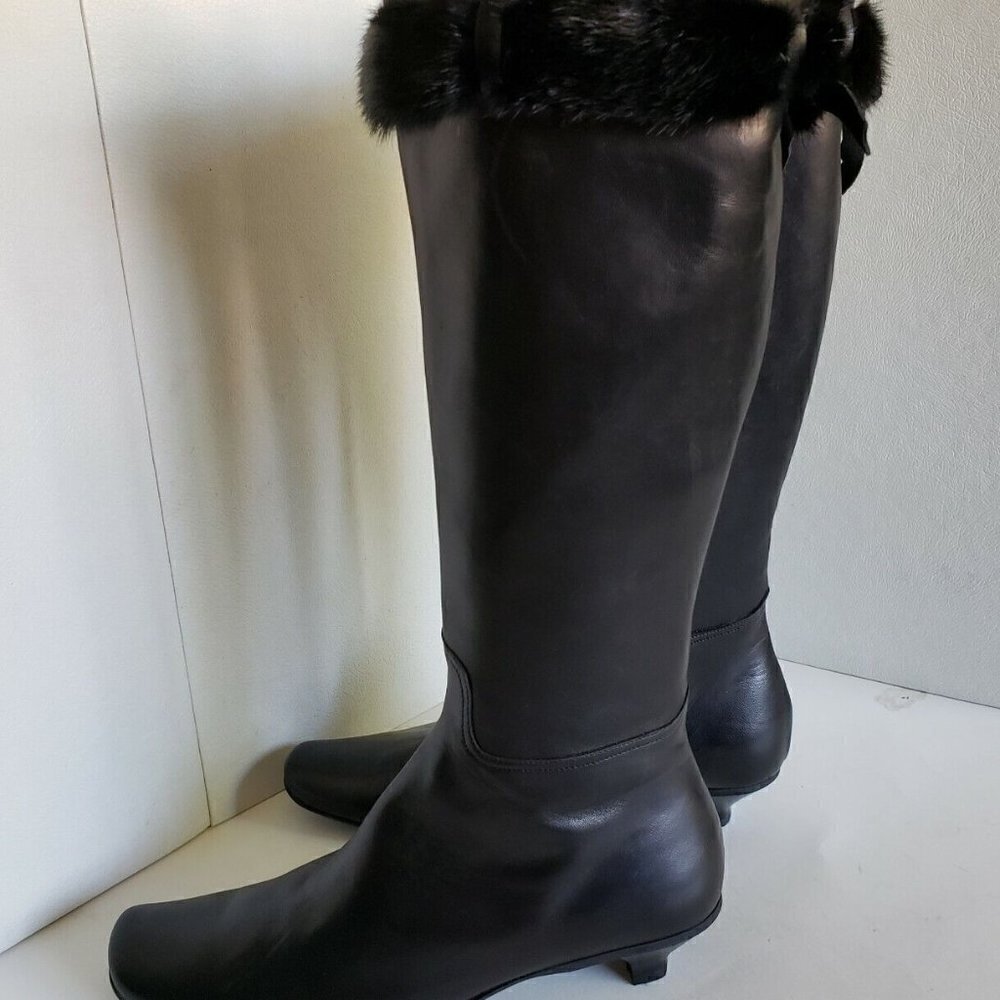 Attilio Giusti Leombruni Black Fur-Trimmed Heeled Boots - Picture 9 of 12